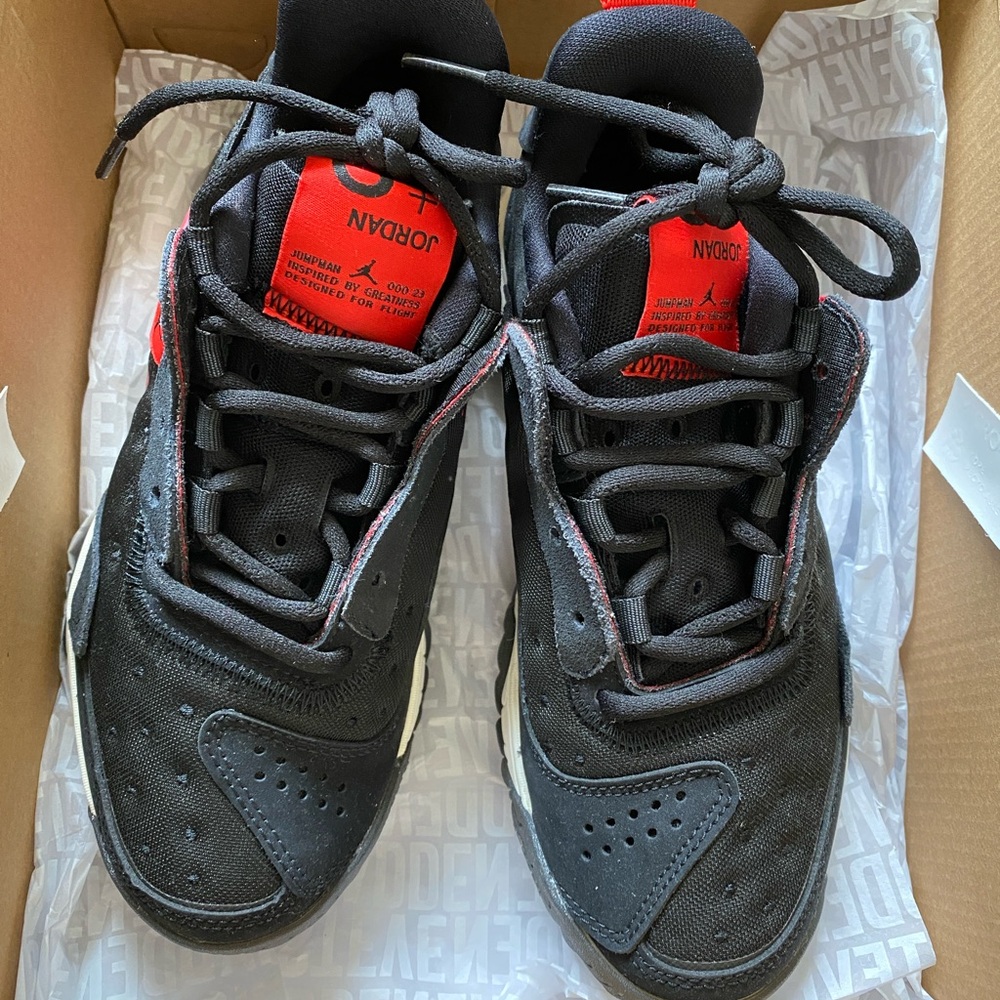 Nike jordan sneakers, black, size 5.5